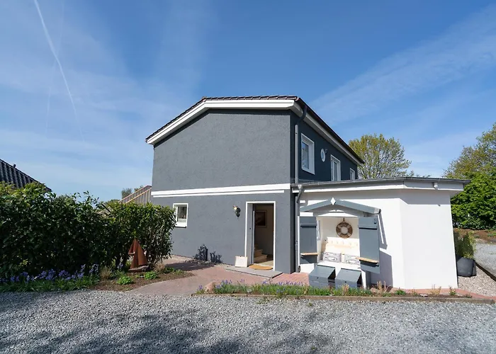 Semesterbostad Lotsenhaus *